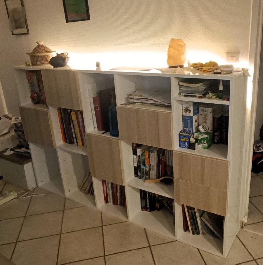 Bibliothèque blanc avec façades Acacia