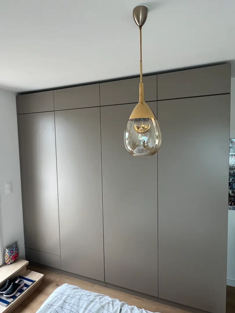 Custom Bedroom Layout with Walk-in Closet and Dressers