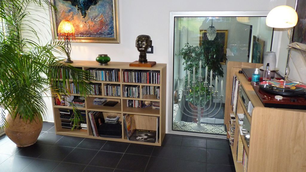 Petite bibliothèque en bois sur-mesure