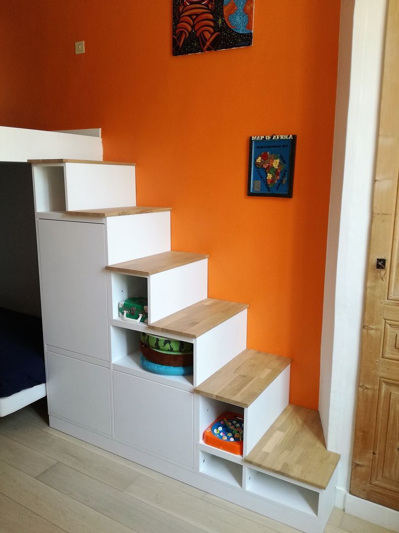 Meuble escalier blanc et bois