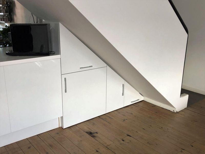 Placard sous pente blanc sur-mesure