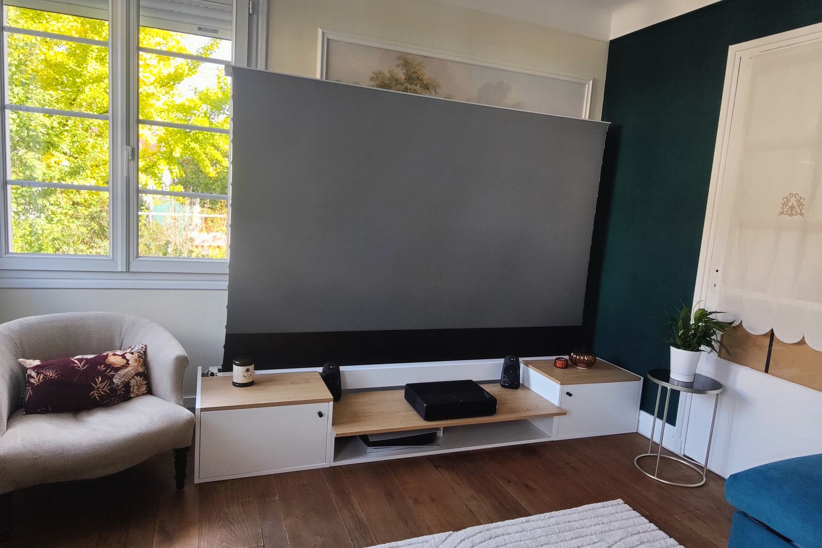 Meuble TV sur mesure pour vidéoprojecteur ultra courte focale