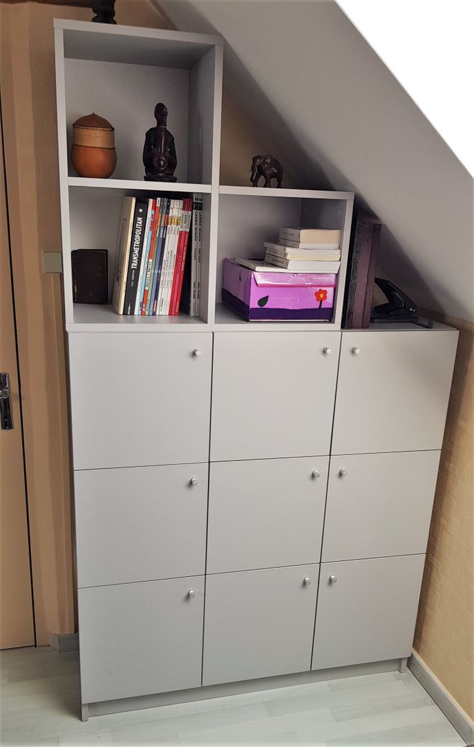 Rangements à hauteur variable sous pente