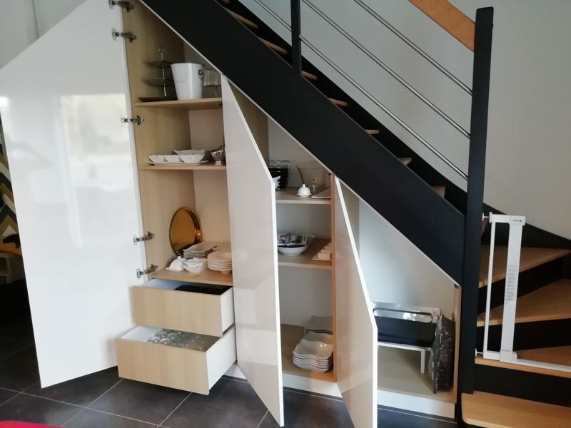 Buffet sous escalier - Vue 1