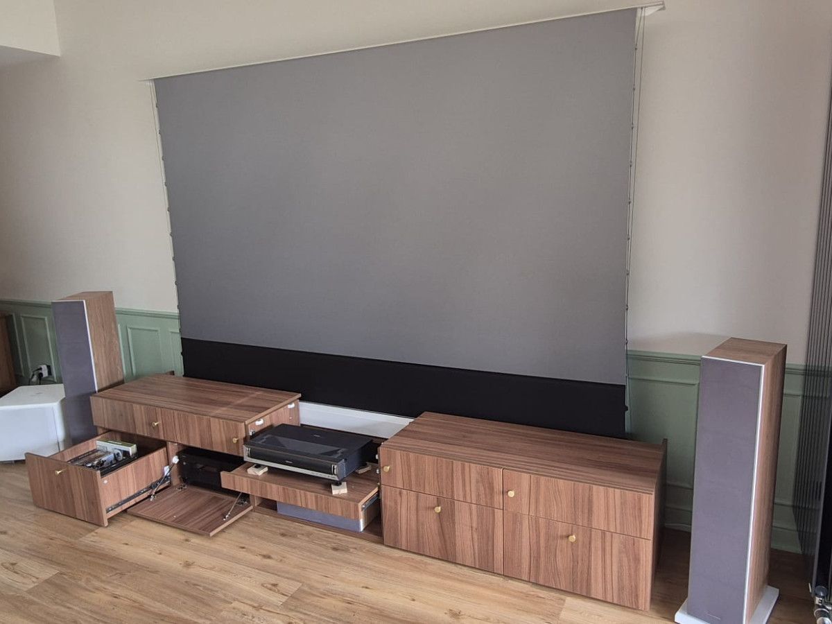 Meuble sur mesure pour vidéoprojecteur et écran de projection - Vue 3