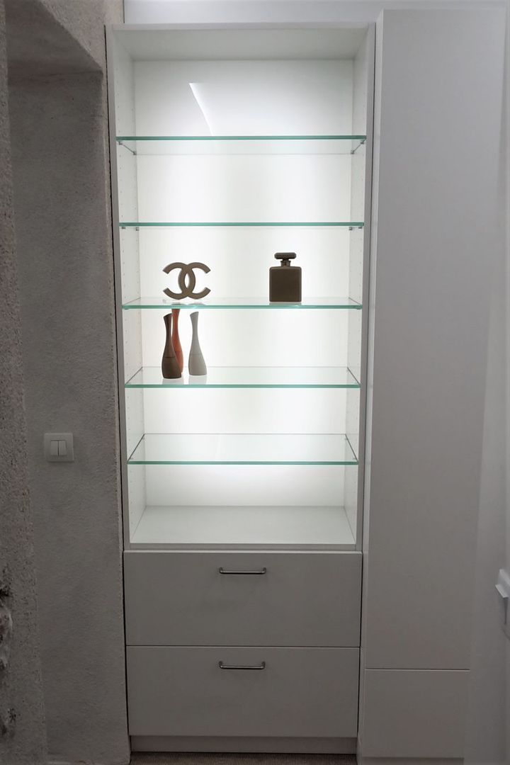 Etagère blanche sur mesure encastrée