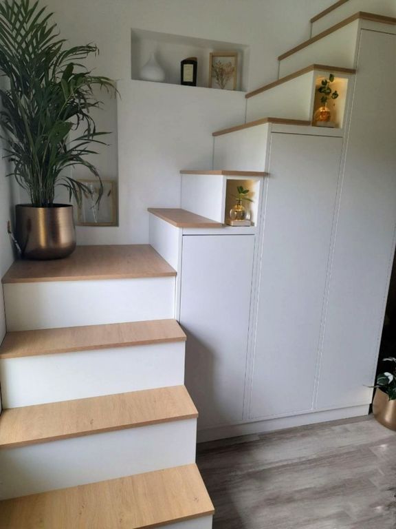 Meuble escalier quart tournant