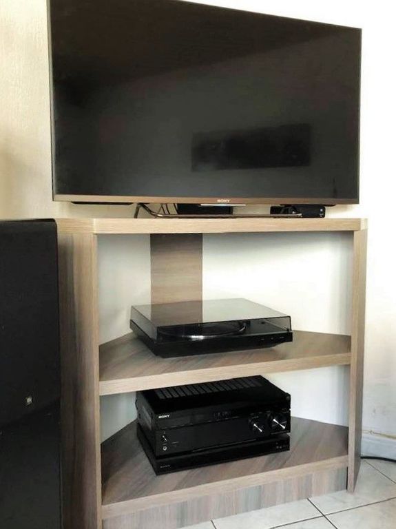 Meuble TV en angle sur mesure