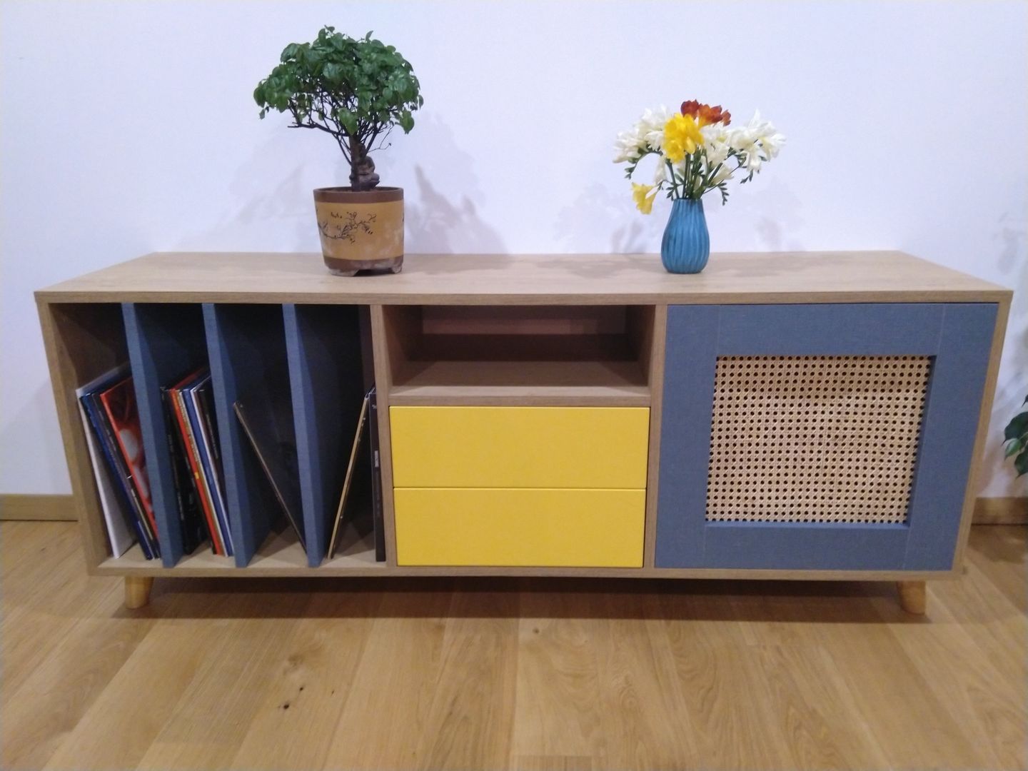 Meuble bas coloré sur mesure