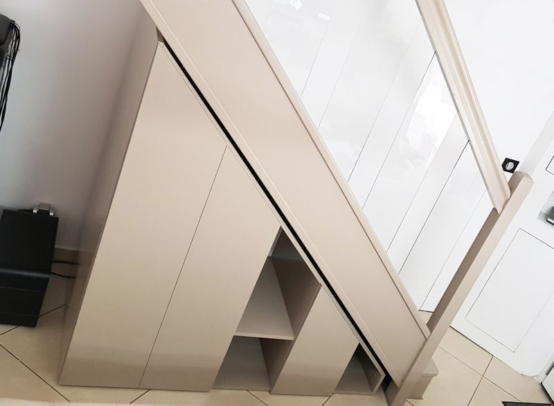 Meuble sous escalier