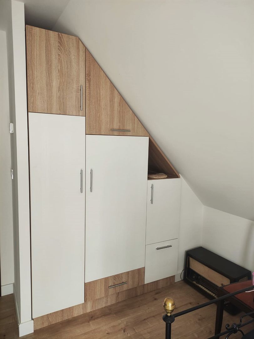Dressing sous pente blanc et bois