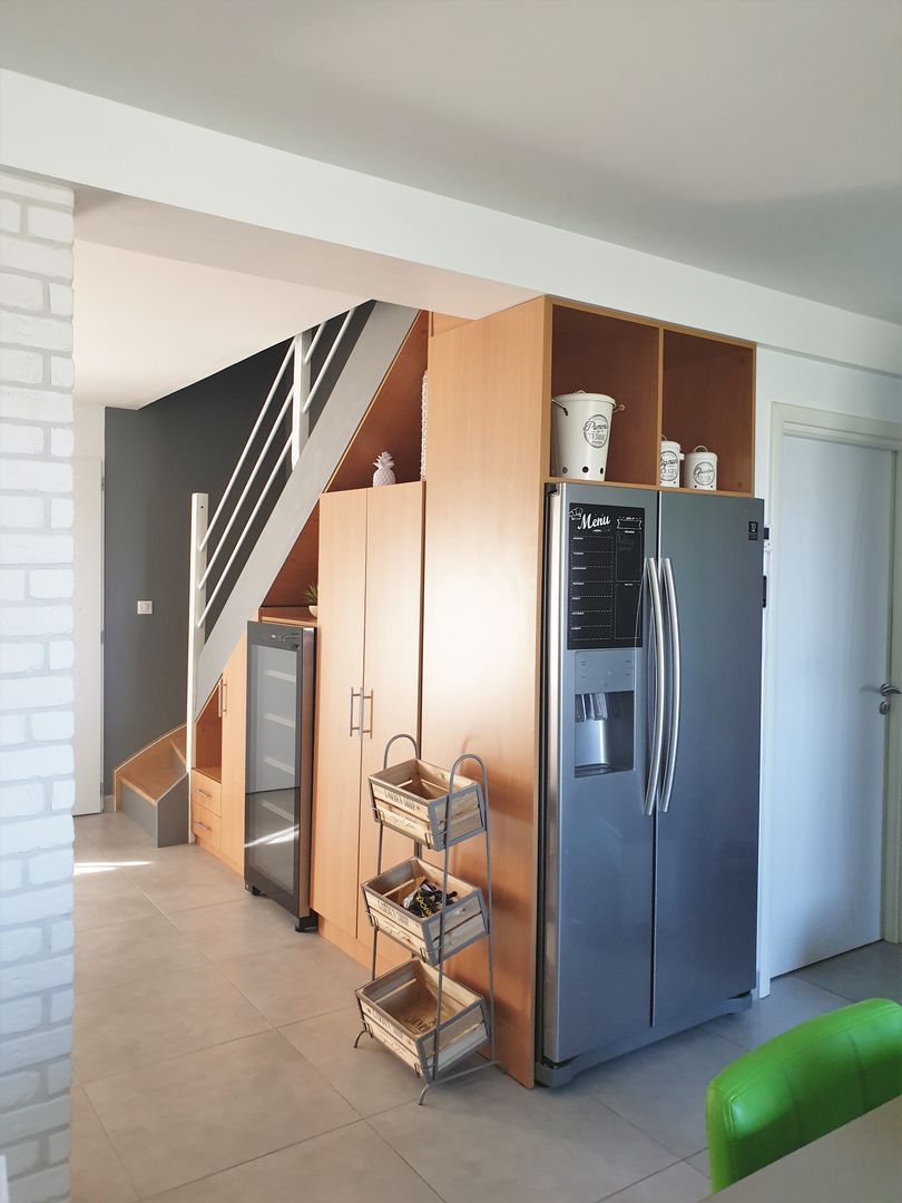 Aménagements fonctionnels sous escalier