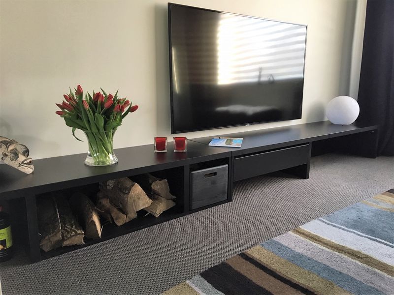 Banc télé noir sur-mesure