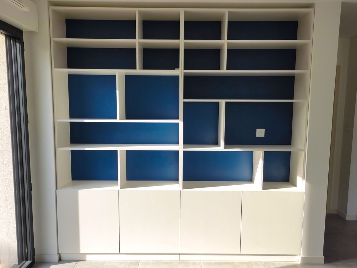Bibliothèque encastrée sur mesure