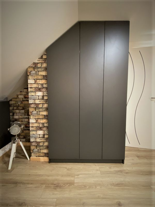 Placard sous pente sur mesure