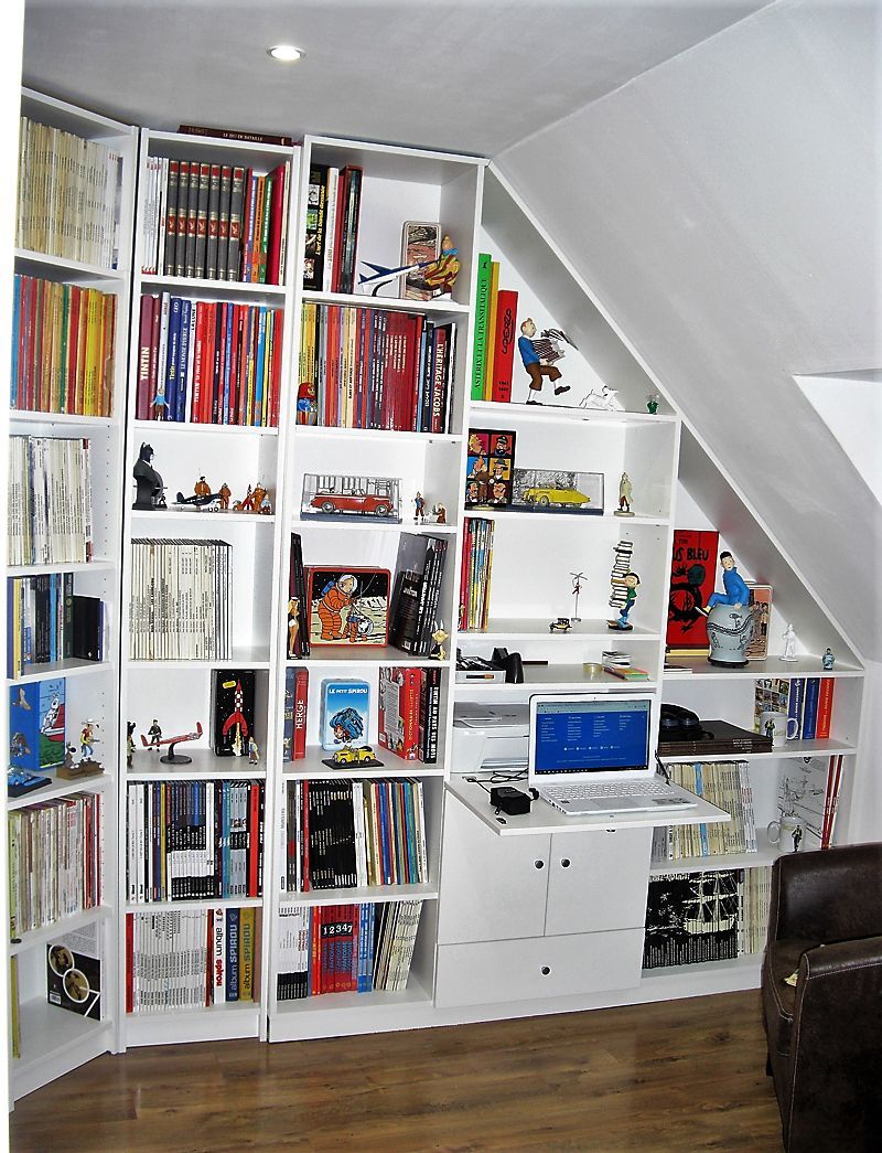 Bibliothèque sous pente sur-mesure