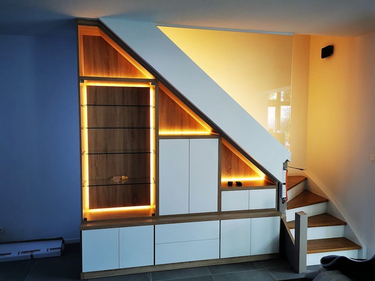 Meuble personnalisé sous escalier quart tournant  - Vue 2