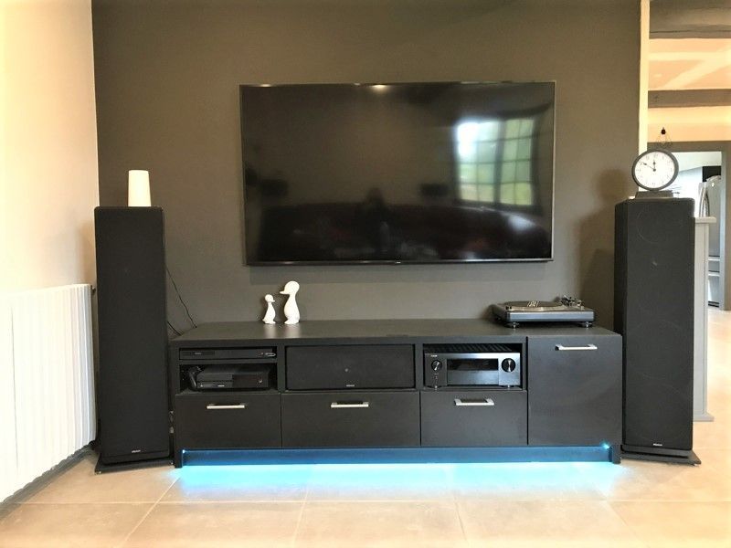 Meuble TV sur mesure rangements hifi
