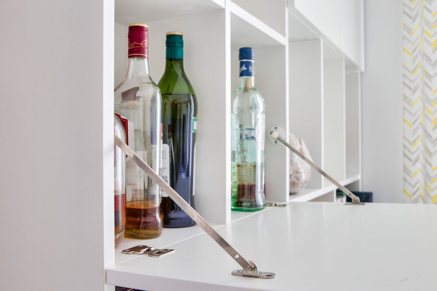Buffet modulable blanc avec fond en bois - Vue 4