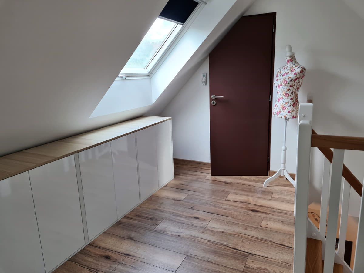 Espace bureau et rangements  - Vue 2