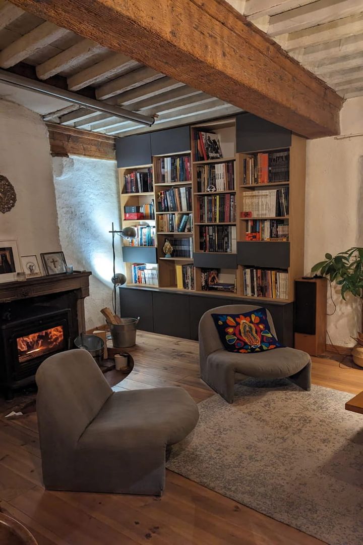 Bibliothèque sur mesure grise et bois