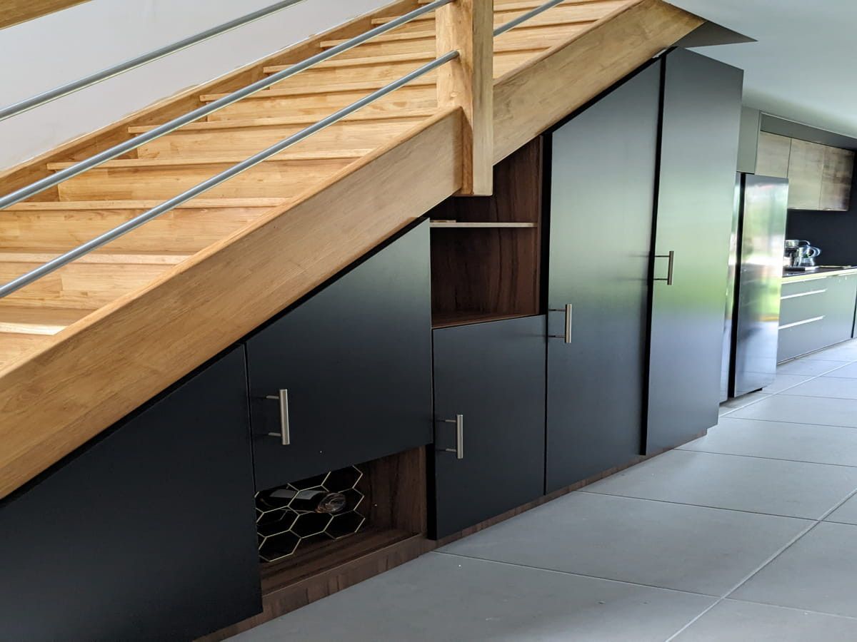 Meuble sous escalier sur mesure