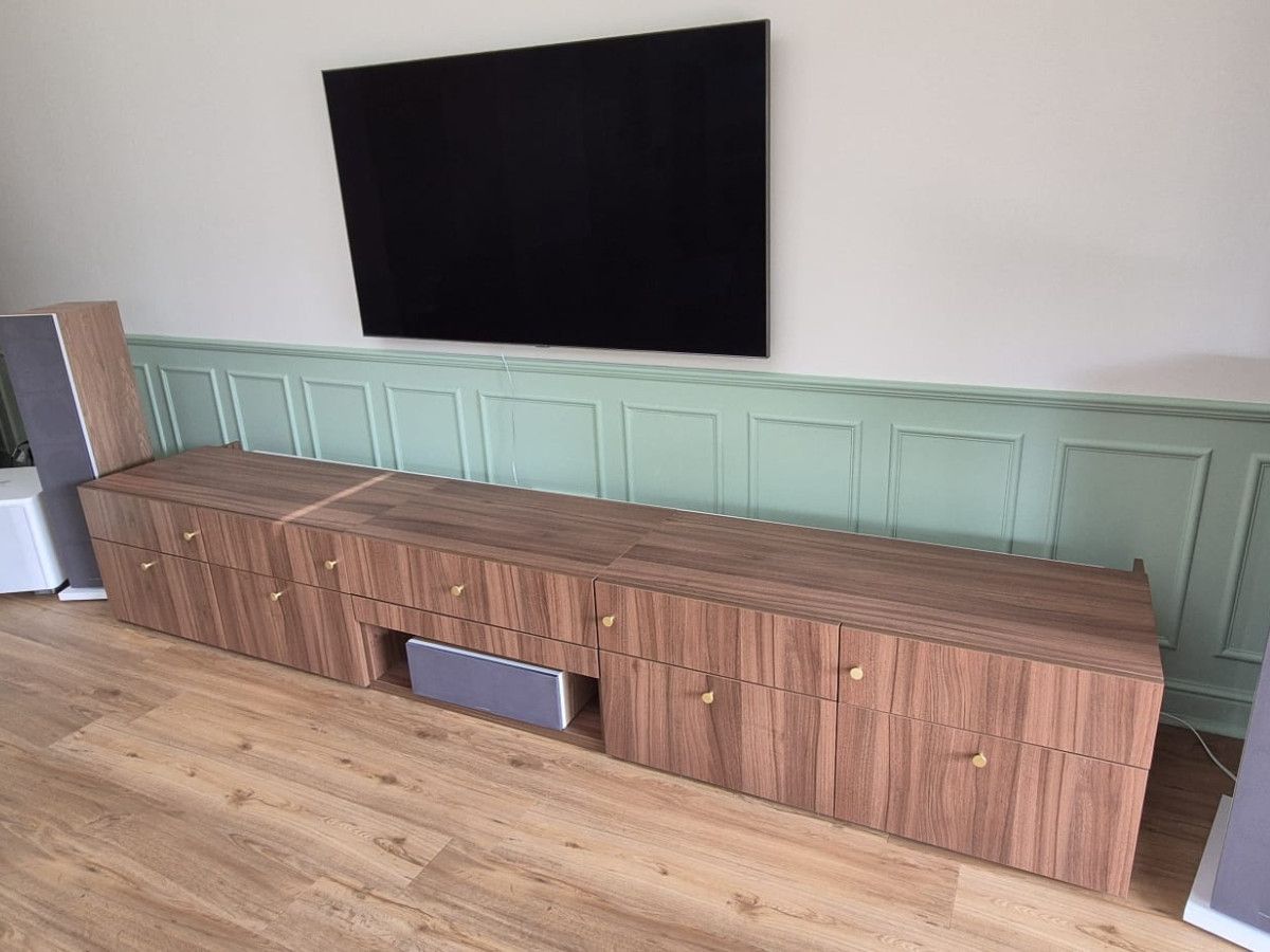 Meuble sur mesure pour vidéoprojecteur et écran de projection - Vue 1